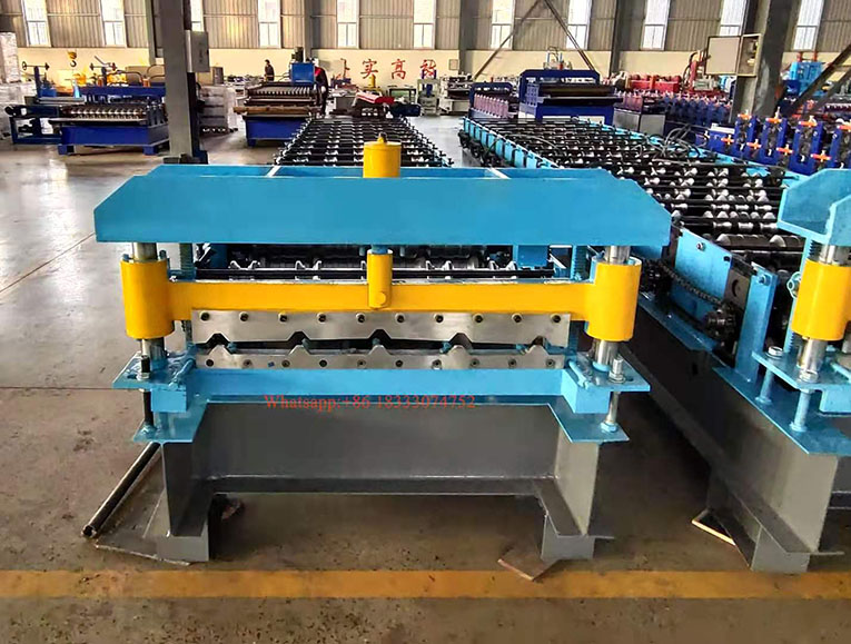 Peru Tr5 Metal Iron Roof Sheet Roll Forming Machine.jpg